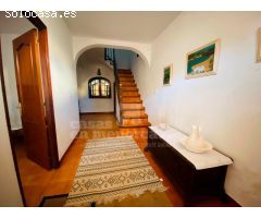 Casa de 3 plantas con patio en Ciutadella