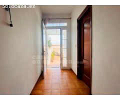 Casa de 3 plantas con patio en Ciutadella