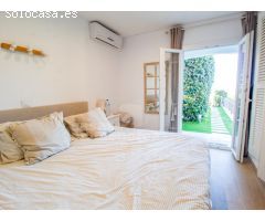 Chalet con piscina y vistas al mar en Son Bou