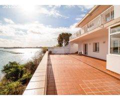 Espectacular chalet con acceso directo al mar y unas vistas increíbles al Puerto