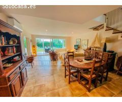 Chalet con piscina en Coves Noves