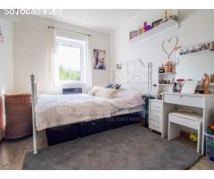 Apartamento con licencia y piscina en Son Bou