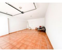 Casa con garaje y piscina en Es Castell