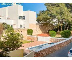 Casa con garaje y piscina en Es Castell