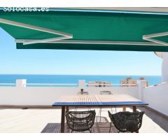 Estamos felices de presentaros este precioso ático en Fuengirola, situado en la