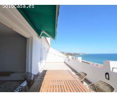 Estamos felices de presentaros este precioso ático en Fuengirola, situado en la