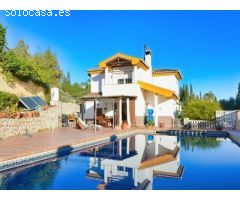 Villa independiente en el Coto con piscina privada