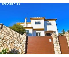 Villa independiente en el Coto con piscina privada