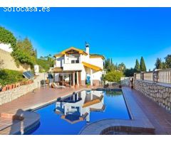 Villa independiente en el Coto con piscina privada