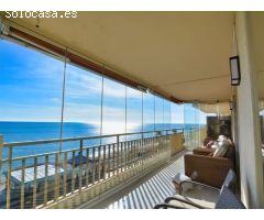 Ático exclusivo con estudio independiente y espectaculares vistas al mar -