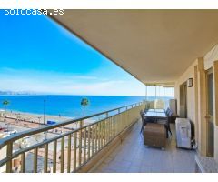 Ático exclusivo con estudio independiente y espectaculares vistas al mar -