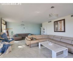 Ático exclusivo con estudio independiente y espectaculares vistas al mar -