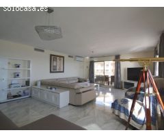Ático exclusivo con estudio independiente y espectaculares vistas al mar -