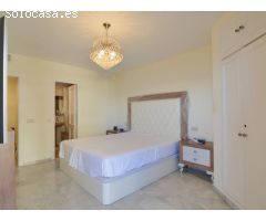 Ático exclusivo con estudio independiente y espectaculares vistas al mar -