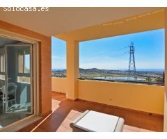 Magnífico apartamento en El Cerrado del Águila con vistas al mar