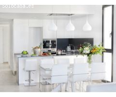 Apartamento en Denia 1 línea con jardín privado, piscina y acceso directo al mar