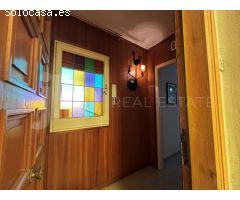 OPORTUNIDAD!! Piso luminoso de 4 habitaciones 3 minutos de la plaza del