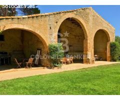 Masía con Oportunidad de Desarrollo en Garrigàs, Costa Brava, Alt Empordà
