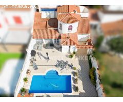 Casa con piscina, terraza y garaje en Empuriabrava, Costa Brava
