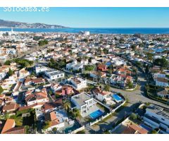 Chalet de lujo con piscina en Empuriabrava