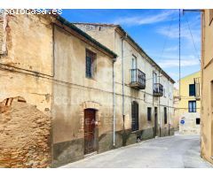 Vivienda a tres calles en el corazón de Castello dEmpuries