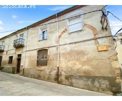Vivienda a tres calles en el corazón de Castello dEmpuries