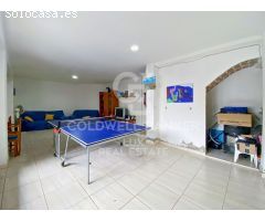 Vivienda a tres calles en el corazón de Castello dEmpuries