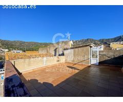 Casa de pueblo con vistas a los Pirineos en el Alt Empordà
