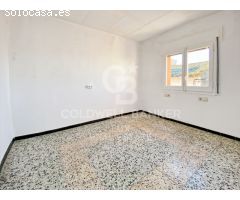 Casa de pueblo con vistas a los Pirineos en el Alt Empordà