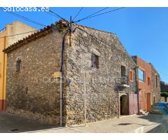 Casa de pueblo con vistas a los Pirineos en el Alt Empordà