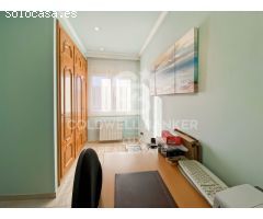 Casa con piscina y garaje en Vilamalla