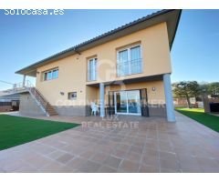 Casa con piscina y garaje en Vilamalla