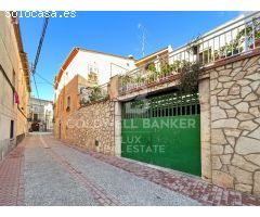 Casa con terraza soleada y garaje en Borrassà