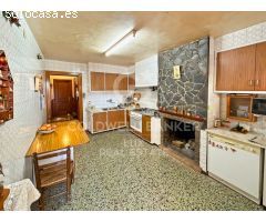 Casa con terraza soleada y garaje en Borrassà
