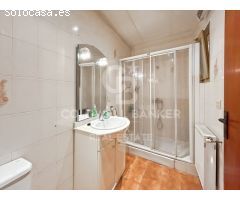 Casa con terraza soleada y garaje en Borrassà