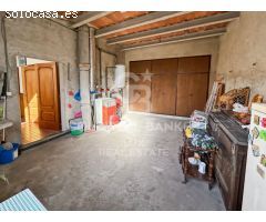 Casa con terraza soleada y garaje en Borrassà