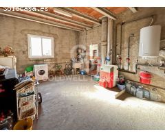 Casa con terraza soleada y garaje en Borrassà