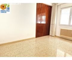 Piso con garaje en C/ Lugo