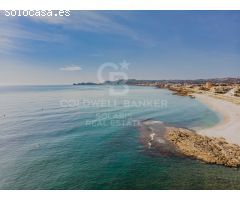¡Oportunidad Única en Jávea! Espectacular apartamento en primera línea con