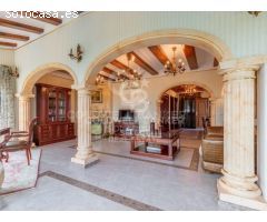 Villa elegante con vistas al mar