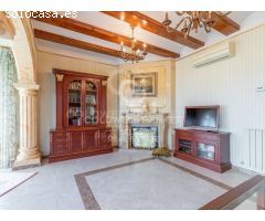 Villa elegante con vistas al mar