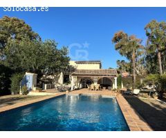 Encantadora Finca en La Xara con Amplio Jardín y Piscina