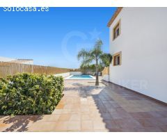 VILLA DE VACACIONES DE 3 DORMITORIOS EN JÁVEA € 427.500