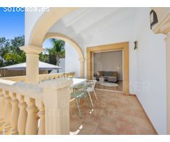VILLA DE VACACIONES DE 3 DORMITORIOS EN JÁVEA € 427.500