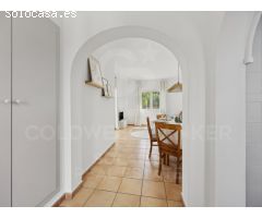 VILLA DE VACACIONES DE 3 DORMITORIOS EN JÁVEA € 427.500