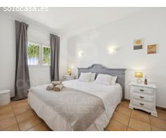 VILLA DE VACACIONES DE 3 DORMITORIOS EN JÁVEA € 427.500