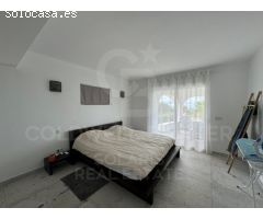 Encantadora villa de 4 dormitorios con vistas al mar en Balcón al Mar, Jávea.