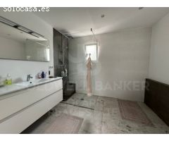 Encantadora villa de 4 dormitorios con vistas al mar en Balcón al Mar, Jávea.