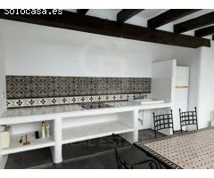 Encantadora villa de 4 dormitorios con vistas al mar en Balcón al Mar, Jávea.