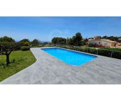 Encantadora villa de 4 dormitorios con vistas al mar en Balcón al Mar, Jávea.